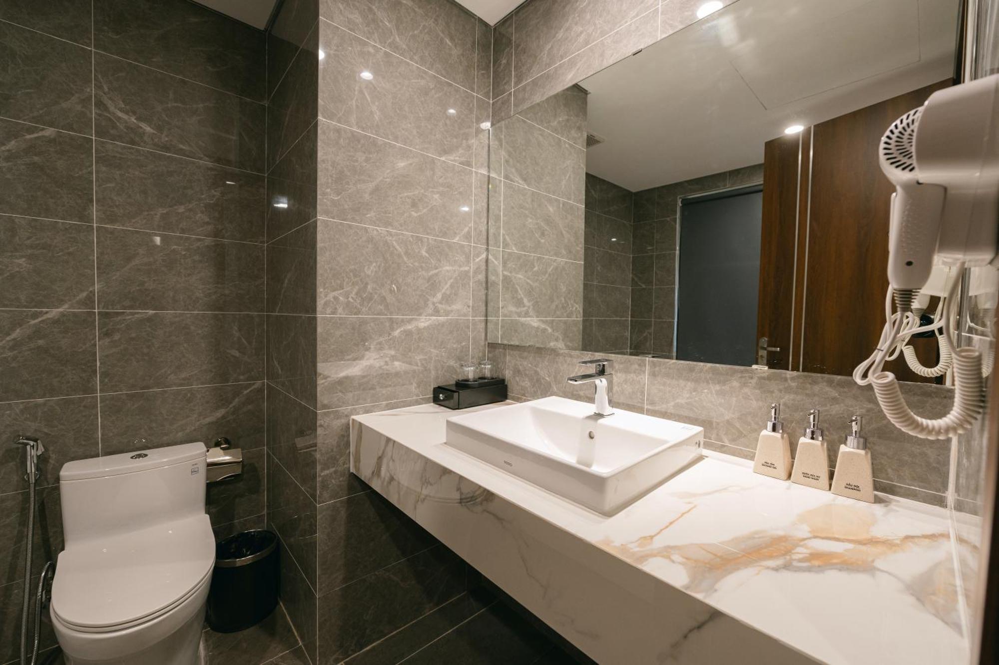 Love St - Hanoi Hotel Bagian luar foto